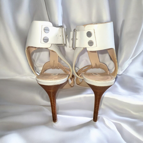 Guess Gwhyanne Size 8 medium Leather Elegant White and Tan Women's Heels - Picture 9 of 16